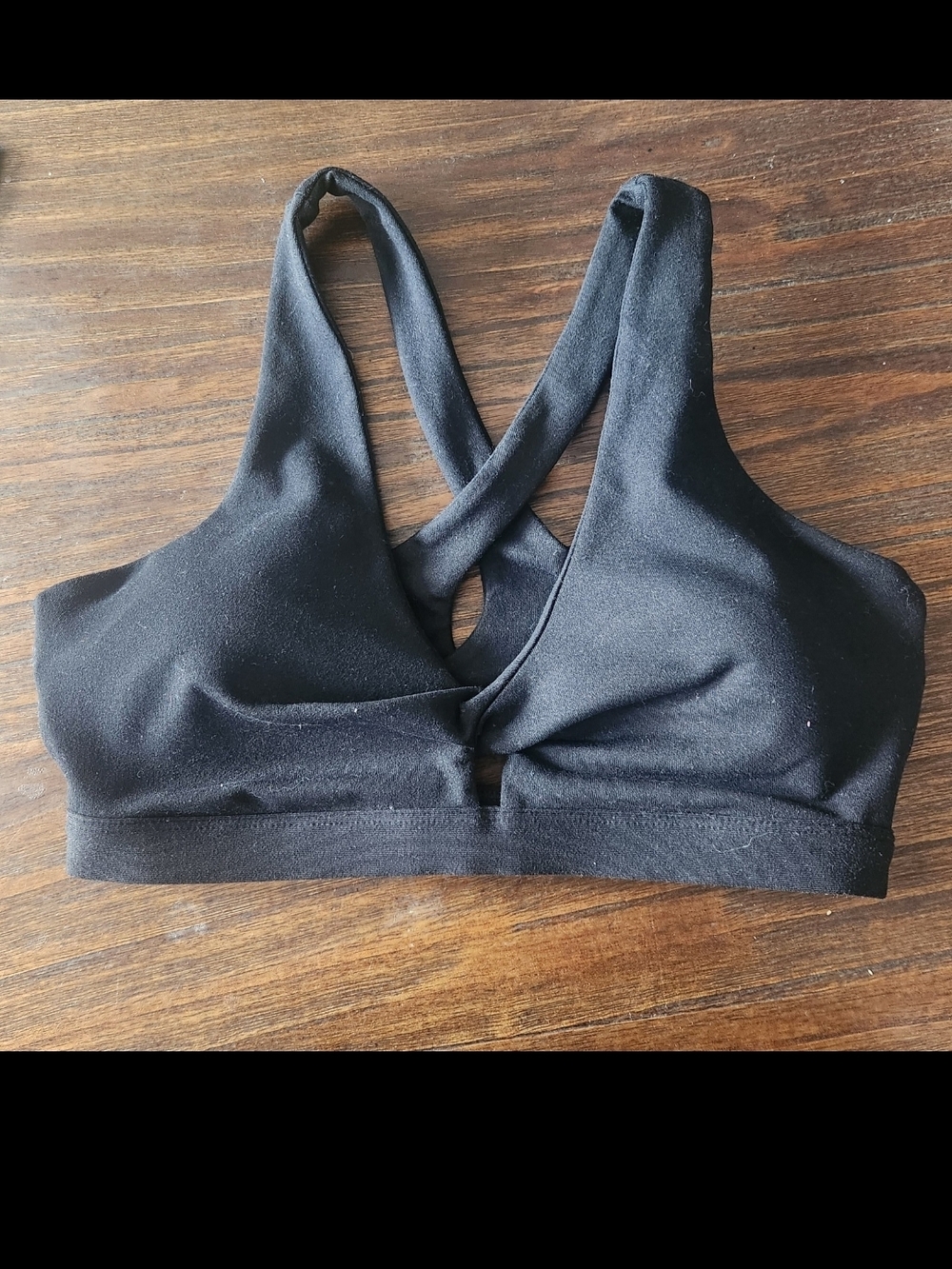 Fabletics Black Twist-Front Crossback Wireless Sports Bra